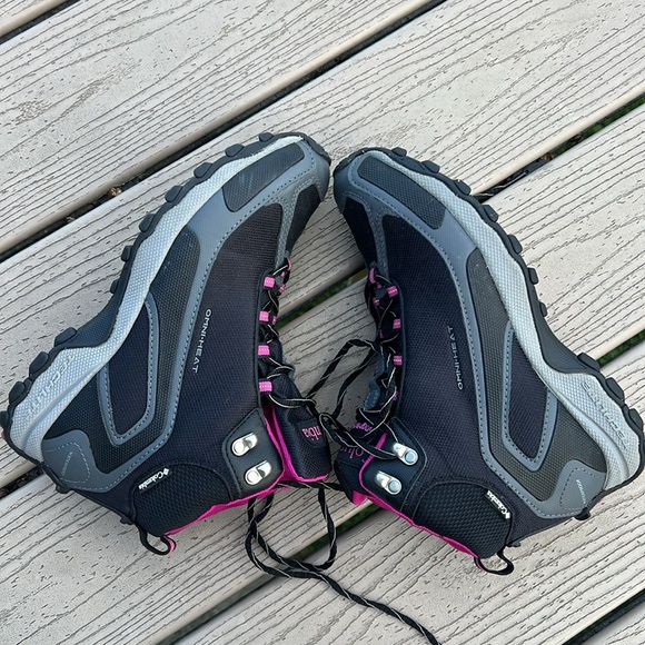 Women’s Columbia Omni-heat waterproof hiking boots, size 8 - Picture 7 of 9